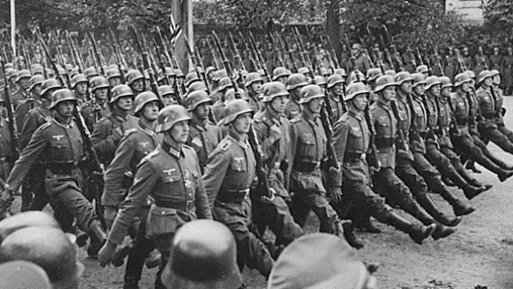 German troops march in triumph through Warsaw, September 1939